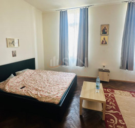 Casa, 4 rooms, 200 mp Bucuresti/Dacia