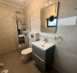 Casa, 4 rooms, 200 mp Bucuresti/Prelungirea Ghencea