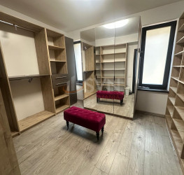 Casa, 4 rooms, 200 mp Bucuresti/Prelungirea Ghencea