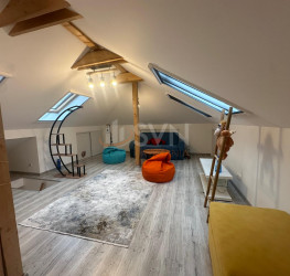 Casa, 4 rooms, 200 mp Bucuresti/Prelungirea Ghencea