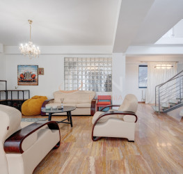 Casa, 4 rooms, 202 mp Bucuresti/Baneasa