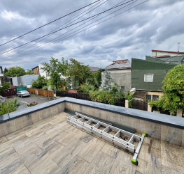 Casa, 4 rooms, 207 mp Bucuresti/Brancoveanu