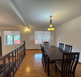 Casa, 4 rooms, 232 mp Bucuresti/Colentina