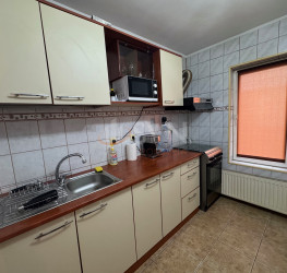Casa, 4 rooms, 232 mp Bucuresti/Colentina