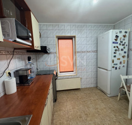 Casa, 4 rooms, 232 mp Bucuresti/Colentina