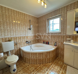Casa, 4 rooms, 232 mp Bucuresti/Colentina