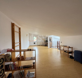 Casa, 4 rooms, 232 mp Bucuresti/Colentina