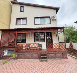 Casa, 4 rooms, 232 mp Bucuresti/Colentina