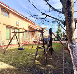 Casa, 4 rooms, 243.77 mp Bucuresti/Iancu Nicolae