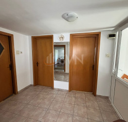 Casa, 4 rooms, 300 mp Bucuresti/Aviatiei