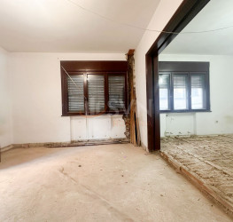 Casa, 4 rooms, 335 mp Bucuresti/Domenii