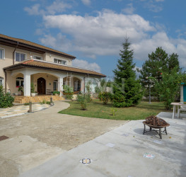 Casa, 4 rooms, 382.19 mp Ilfov/Balotesti