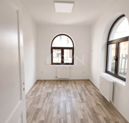 Casa, 4 rooms, 75 mp Bucuresti/Stefan Cel Mare