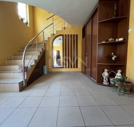 Casa, 4 rooms, 80 mp Dambovita/Micro 2