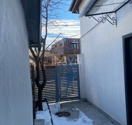Casa, 4 rooms, 90 mp Bucuresti/Domenii