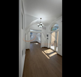 Casa, 5 camere, 123 mp Bucuresti/Victoriei