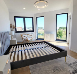 Casa, 5 camere, 134.18 mp Dambovita/Centru