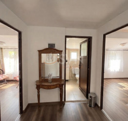 Casa, 5 camere, 135 mp Bucuresti/P-ta Unirii