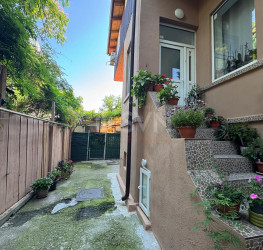 Casa, 5 camere, 135 mp Bucuresti/P-ta Unirii