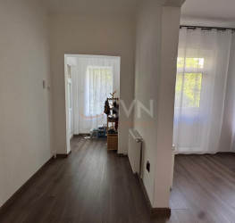 Casa, 5 camere, 135 mp Bucuresti/P-ta Unirii