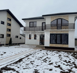 Casa, 5 camere, 137 mp Dambovita/Centru