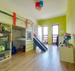 Casa, 5 camere, 140 mp Brasov/Centru