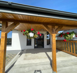 Casa, 5 camere, 150 mp Dambovita/Centru