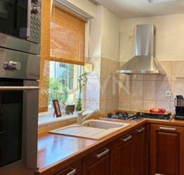 Casa, 5 camere, 168 mp Bucuresti/Iancu Nicolae
