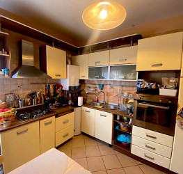 Casa, 5 camere, 200 mp Bucuresti/Damaroaia