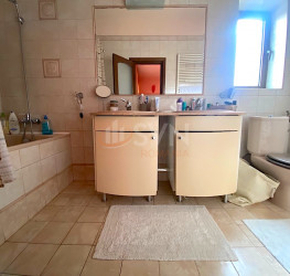 Casa, 5 camere, 200 mp Bucuresti/Damaroaia