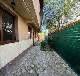 Casa, 5 camere, 200 mp Bucuresti/Brancoveanu