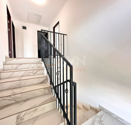 Casa, 5 camere, 201 mp Dambovita/Centru