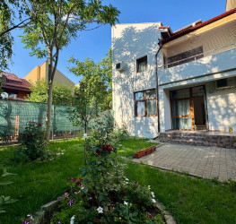 Casa, 5 camere, 210 mp Bucuresti/P-ta Presei Libere