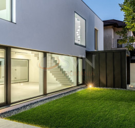 Casa, 5 camere, 214 mp Bucuresti/Pipera