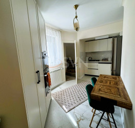 Casa, 5 camere, 215 mp Bucuresti/Arcul De Triumf