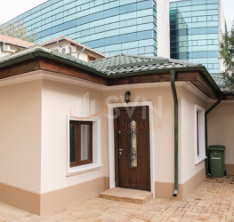Casa, 5 camere, 218 mp Bucuresti/Herastrau
