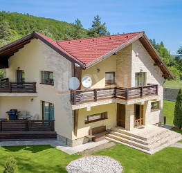 Casa, 5 camere, 220 mp Brasov/Bunloc