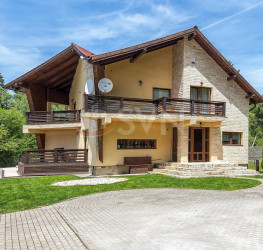 Casa, 5 camere, 220 mp Brasov/Bunloc