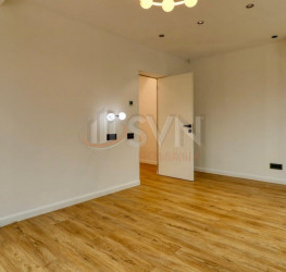 Casa, 5 camere, 235 mp Bucuresti/P-ta Victoriei
