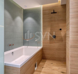 Casa, 5 camere, 235 mp Bucuresti/P-ta Victoriei