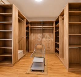 Casa, 5 camere, 241 mp Bucuresti/Sisesti