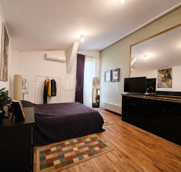 Casa, 5 camere, 241 mp Bucuresti/Sisesti