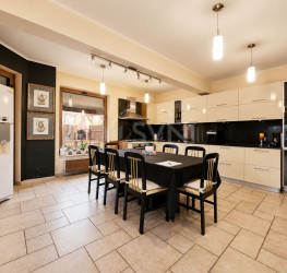 Casa, 5 camere, 241 mp Bucuresti/Sisesti