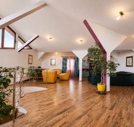 Casa, 5 camere, 241 mp Bucuresti/Sisesti