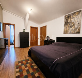 Casa, 5 camere, 241 mp Bucuresti/Sisesti