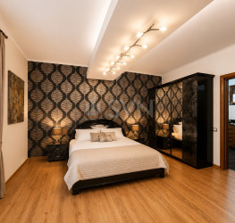 Casa, 5 camere, 241 mp Bucuresti/Sisesti