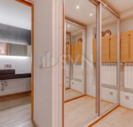 Casa, 5 camere, 247 mp Bucuresti/P-ta Unirii