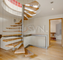 Casa, 5 camere, 247 mp Bucuresti/P-ta Unirii