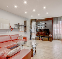 Casa, 5 camere, 247 mp Bucuresti/P-ta Unirii