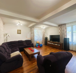Casa, 5 camere, 252.48 mp Bucuresti/Bucurestii Noi